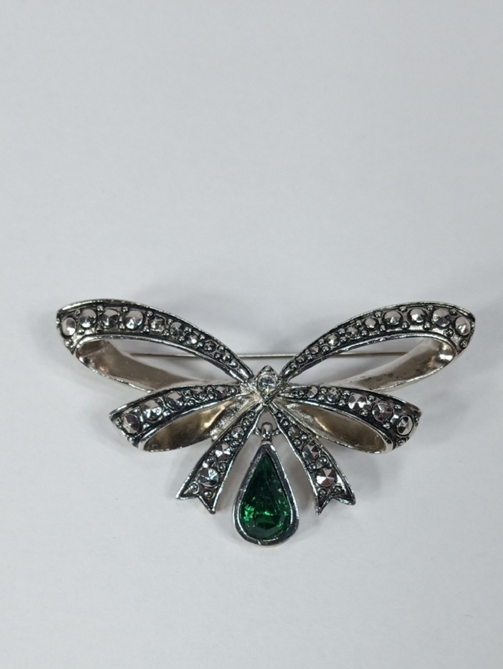Vintage Avon Silver-Tone Brooch with Green Teardrop Gem